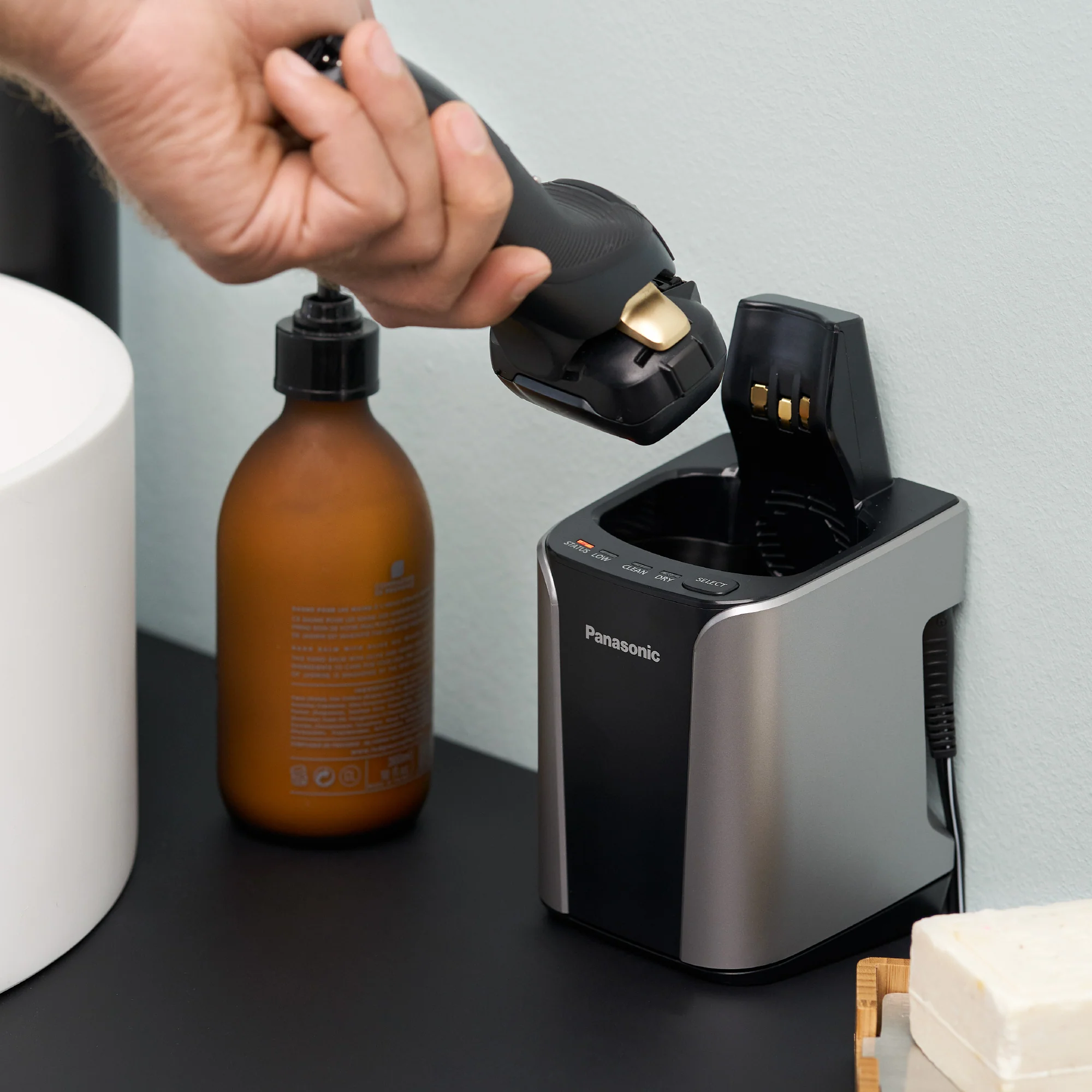 ARC5 Advanced 5-Blade Men's Electric Shaver - Image 10