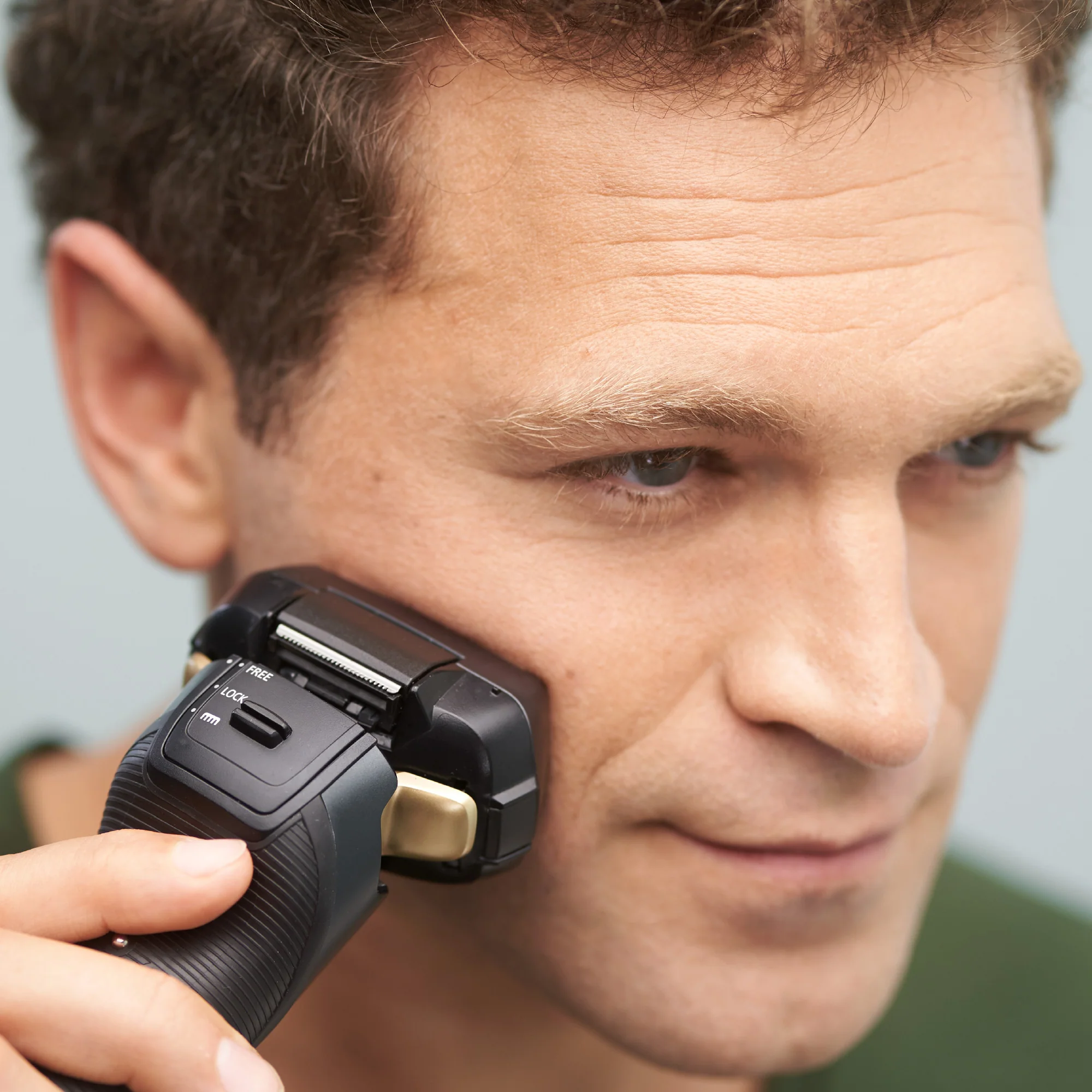 ARC5 Advanced 5-Blade Men's Electric Shaver - Image 4