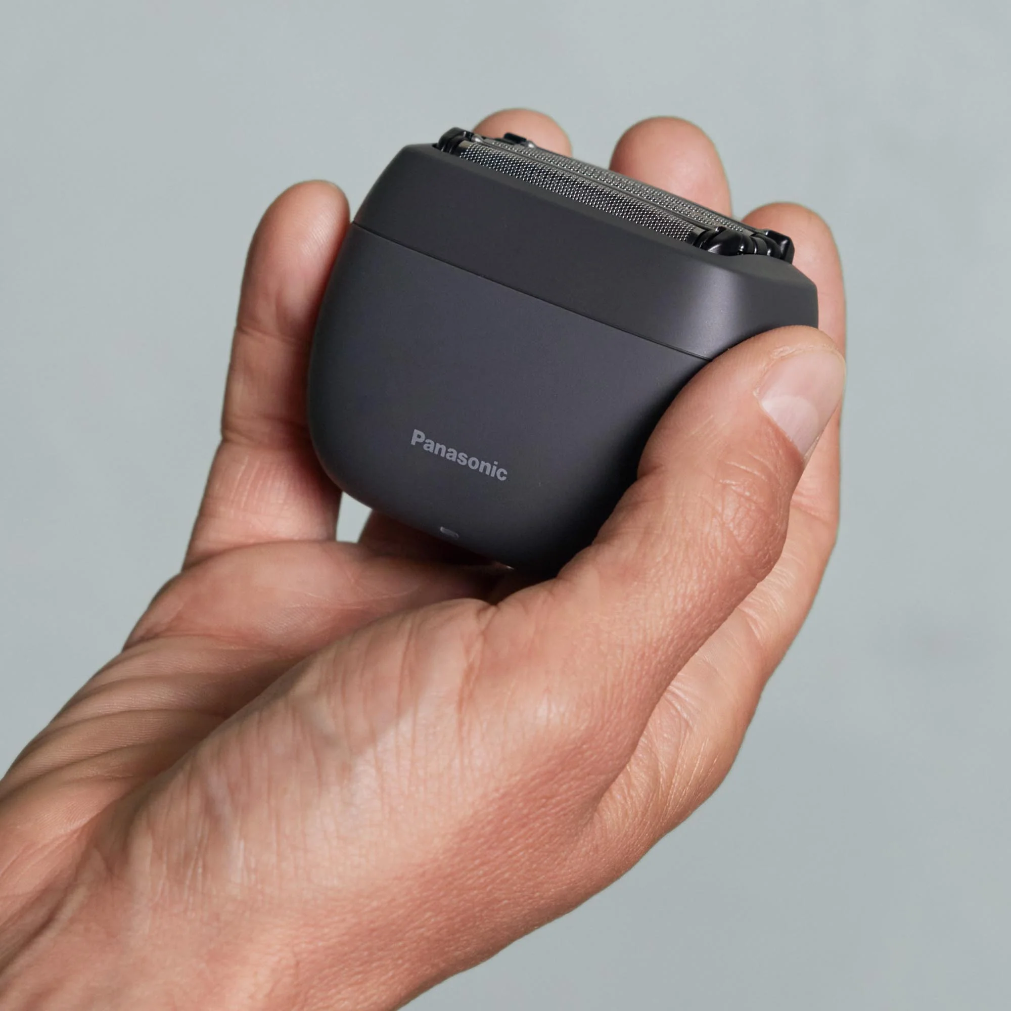 ARC5 PALM-Sized 5-Blade Electric Luxury Razor - Image 17