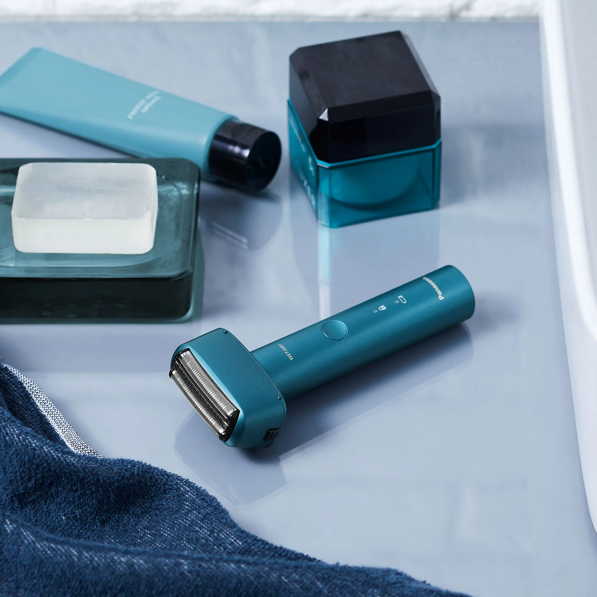 ARC3 Men's 3-Blade Electric Razor - Image 11